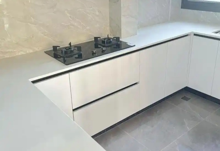 裝修選廚房臺面犯難？這些材質(zhì)科普幫你避坑